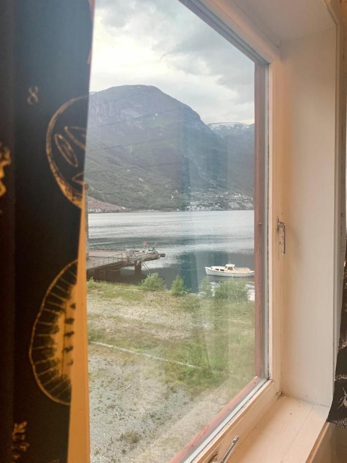 Trolltunga Fjordview Aparthotel Odda Exteriör bild